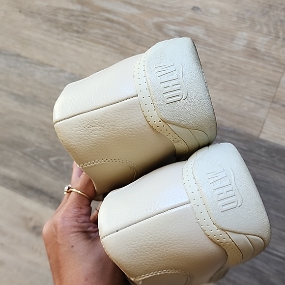 DREW WOMEN'S Cream Mary Jane Shoes